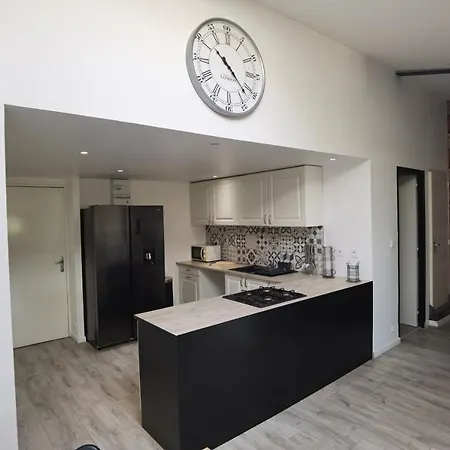 Confortable A L'entree De Sete Apartment *